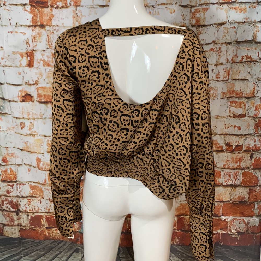 Good American Satin Faux Wrap Top in Leopard Print - Picture 8 of 10